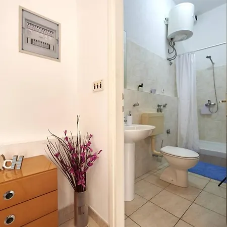 In Slatine With Terrace, Air Conditioning, Wifi * Trogir
