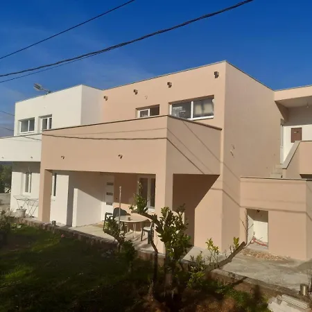 In Slatine With Terrace, Air Conditioning, Wifi